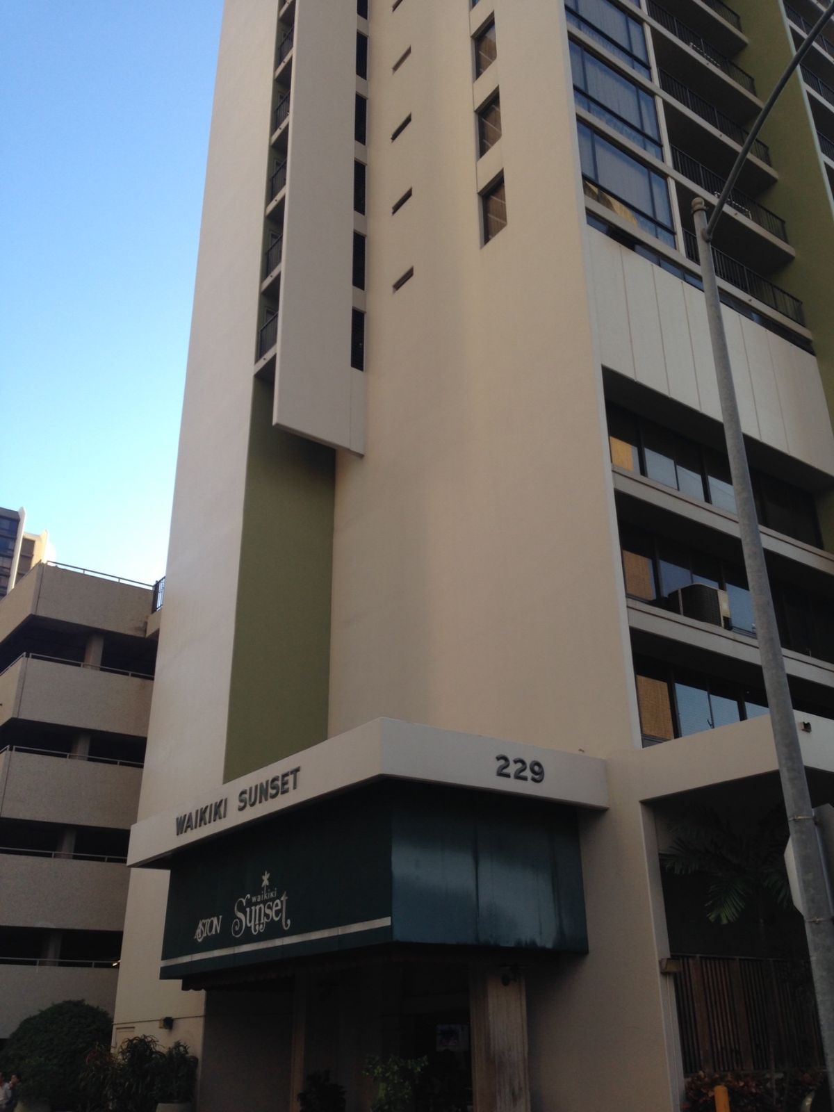 Warlmartで買い出し。
コンドミニアム滞在だから、食材節約のため。...