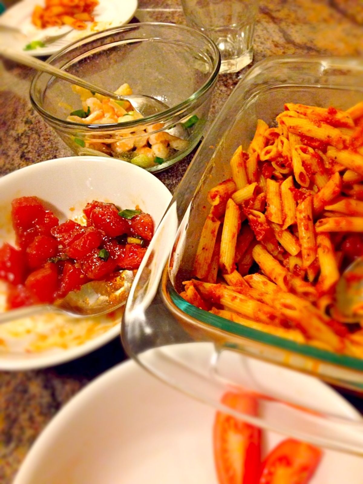 自炊の夕食は大体こんな感じだった。
米も買って炊いたりしたけど、美味しく...