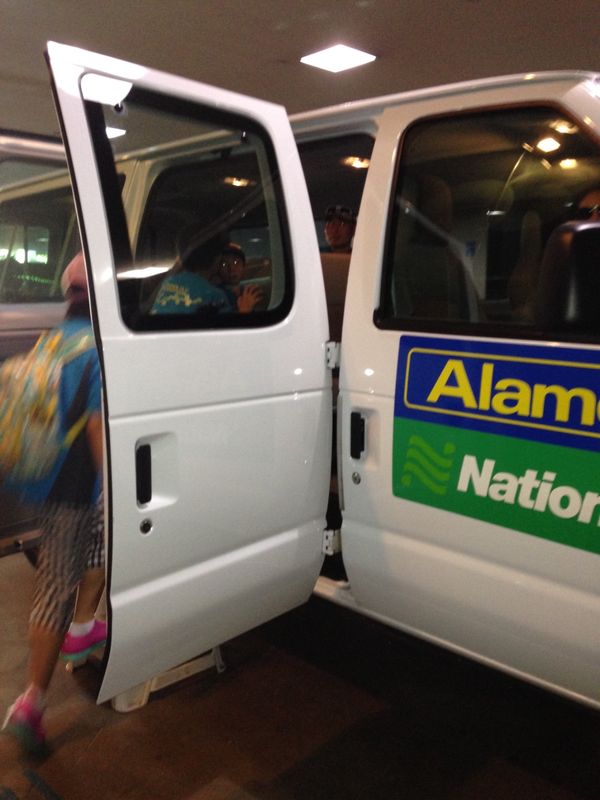 アメリカ(米国)・ホノルル「家族でホノルルマラソン」の写真：前回来た時もそうだったけど、ハワイはレン...