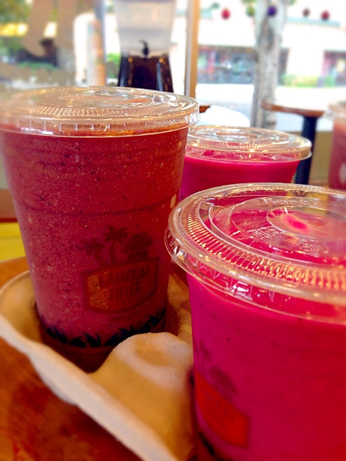 男子チームと女子チームに分かれ、男子チームはココヘッドクレーターへ、私は娘...