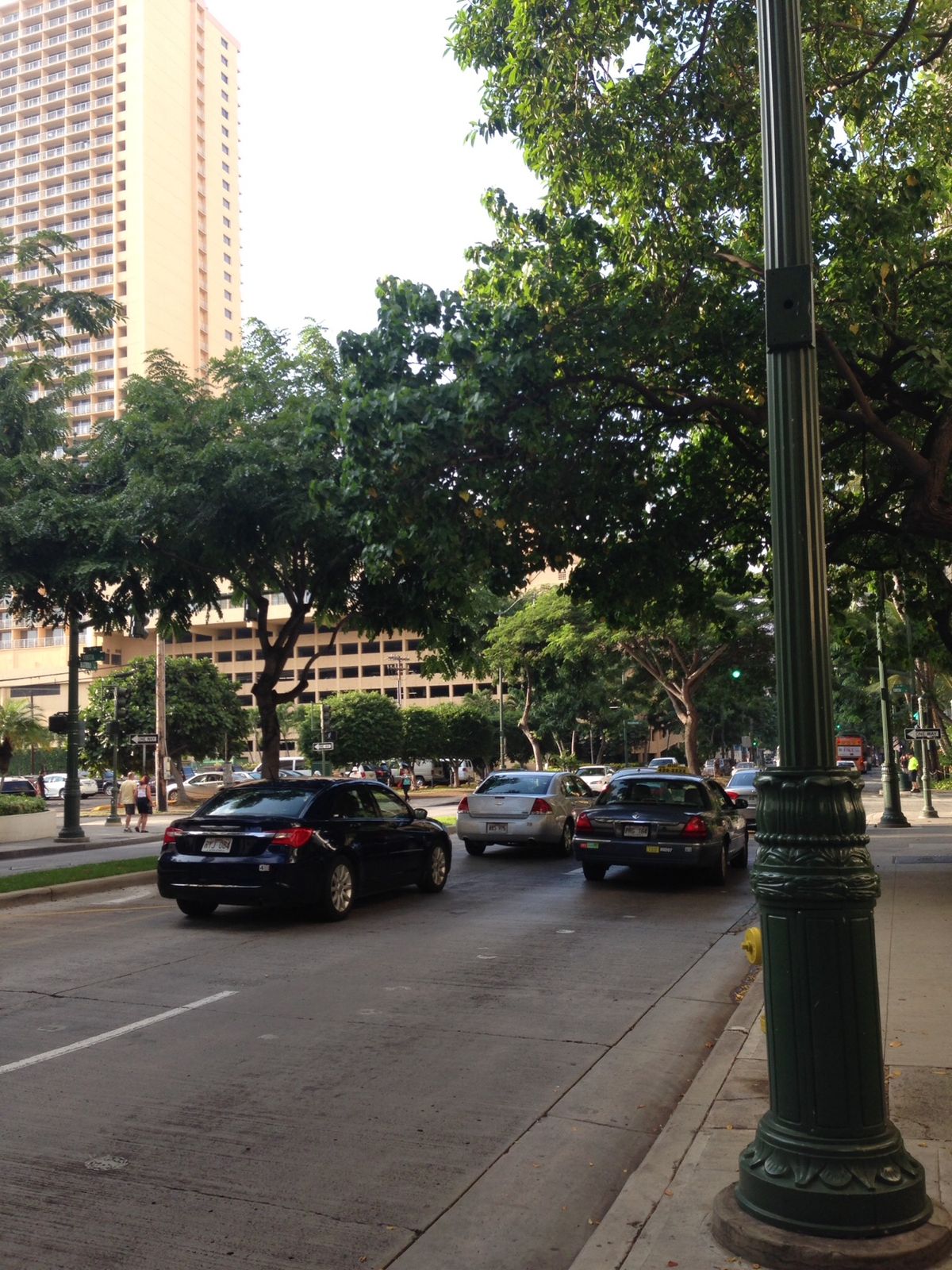 ホテル近くの「FOOD PANTRY」にて。
海外のスーパー大好き。
...