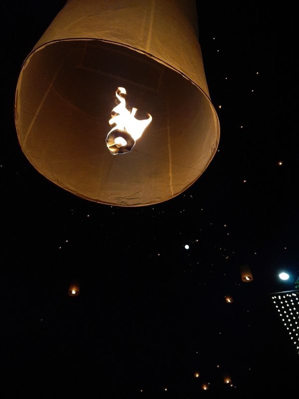 タイ・バンコク「タイ　コムローイと海沿いの街」の写真