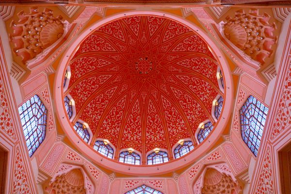 マレーシア・マラッカ「マレーシア：ぷらっとクアラルンプール、マラッカ」の写真：プトラモスク。通称ピンクモスク。
モスク...