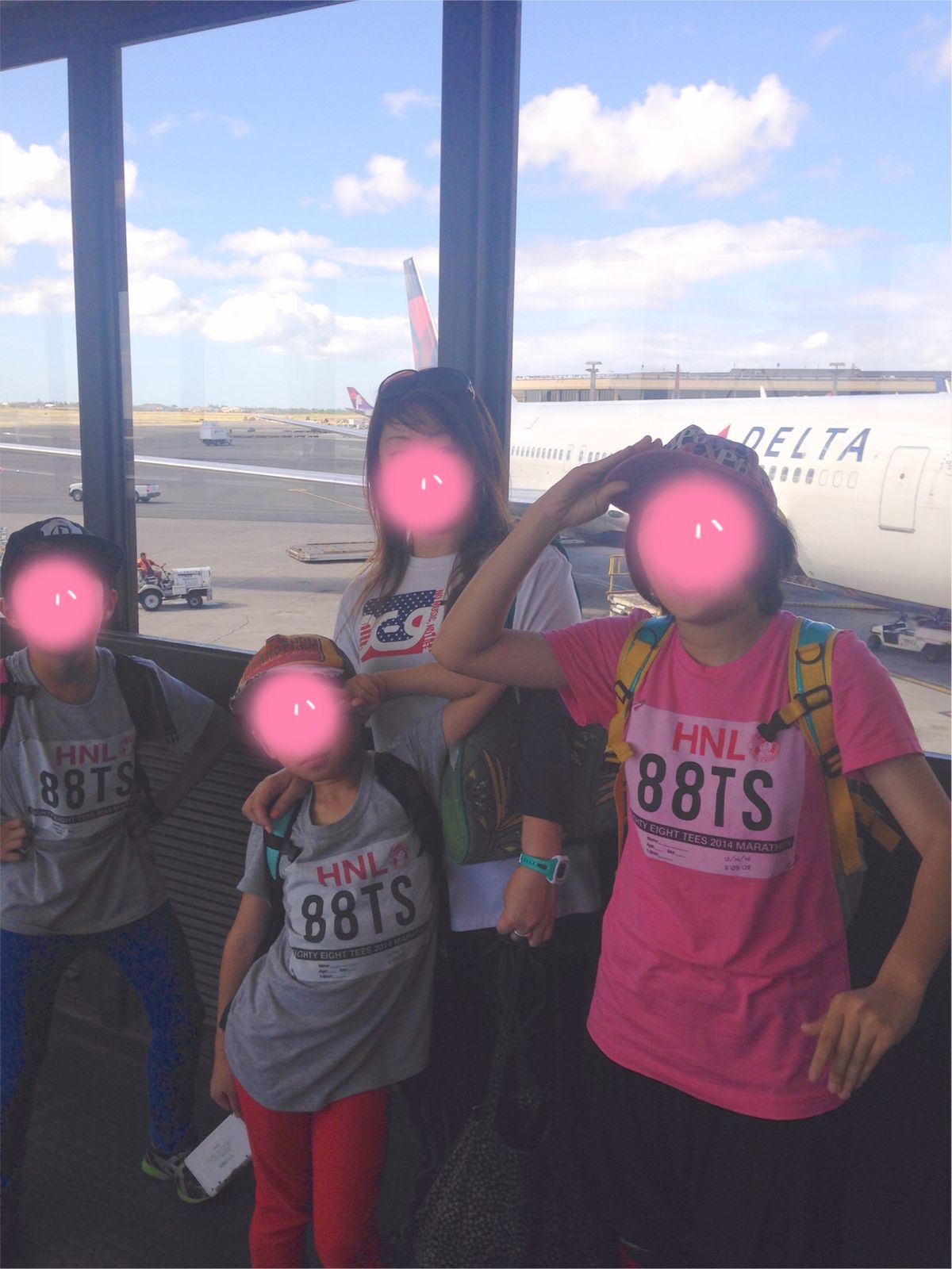 空港で最後の悪あがきw