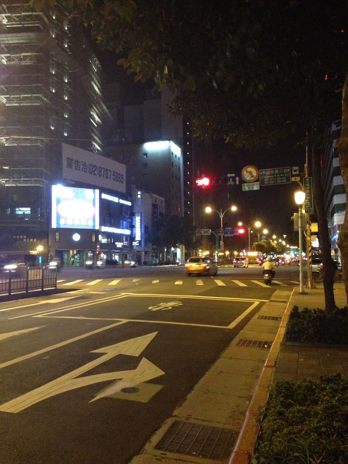 台北１０１は下から見上げただけ。
香港映画だけど「恋する惑星」の世界観。