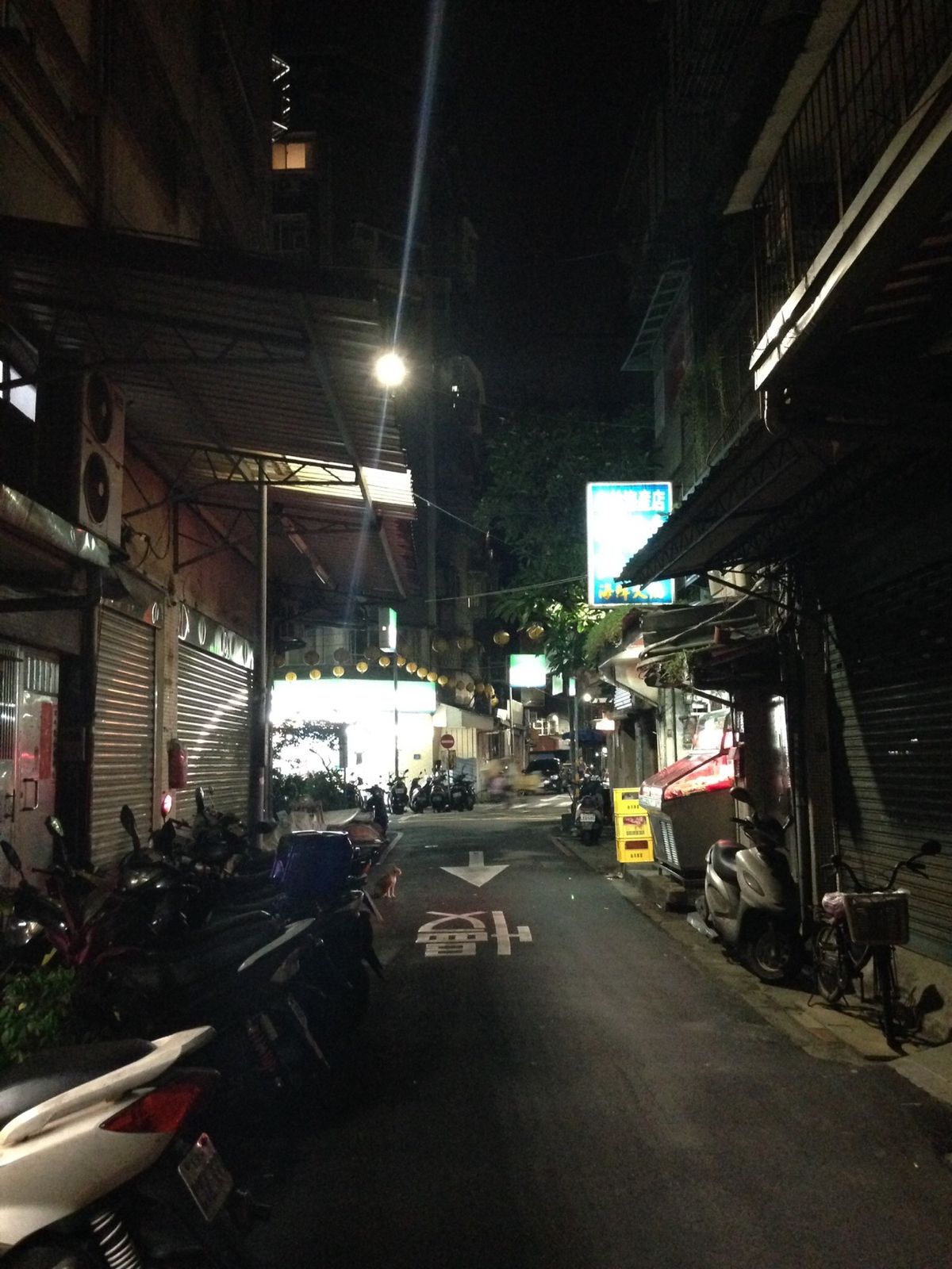 台北１０１は下から見上げただけ。
香港映画だけど「恋する惑星」の世界観。