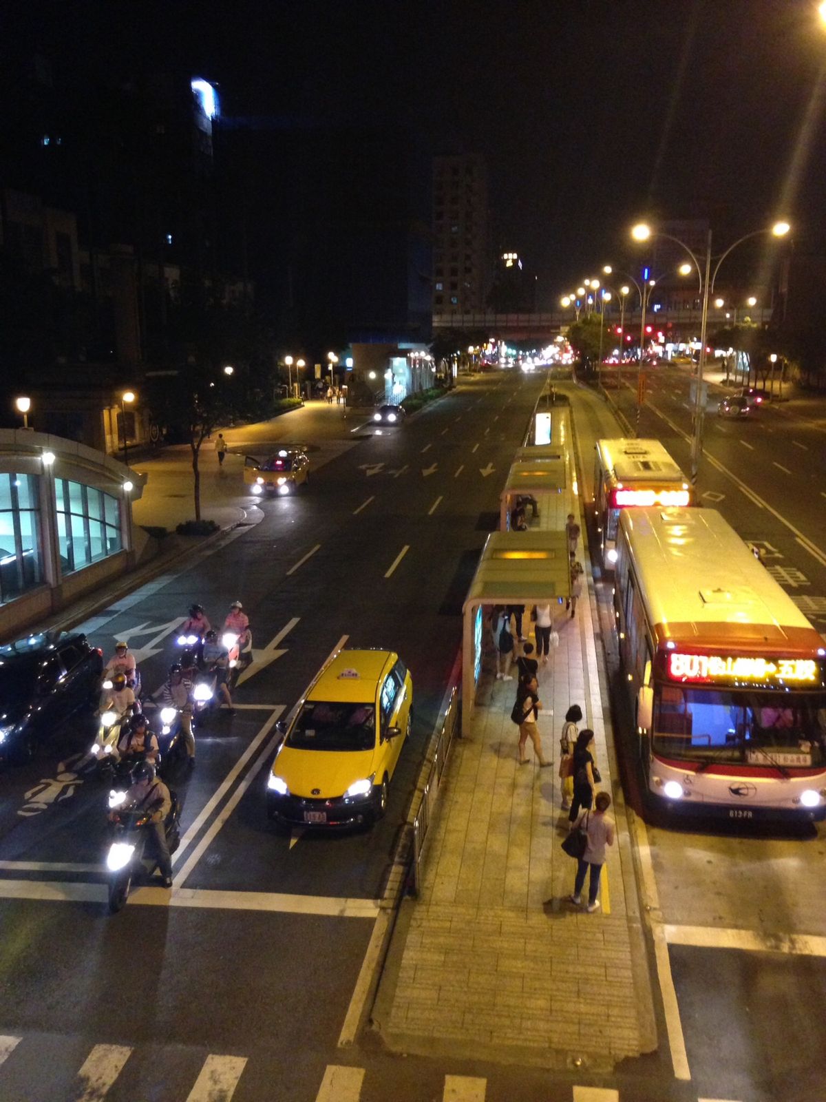 台北１０１は下から見上げただけ。
香港映画だけど「恋する惑星」の世界観。