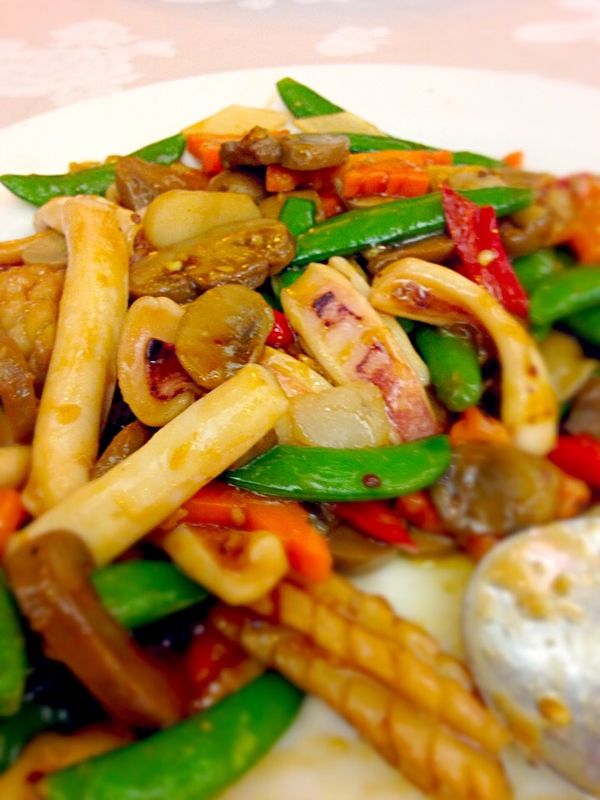 台湾・台北、九份「社員旅行」の写真：特設会場にて広東料理。
すごい品数なん...