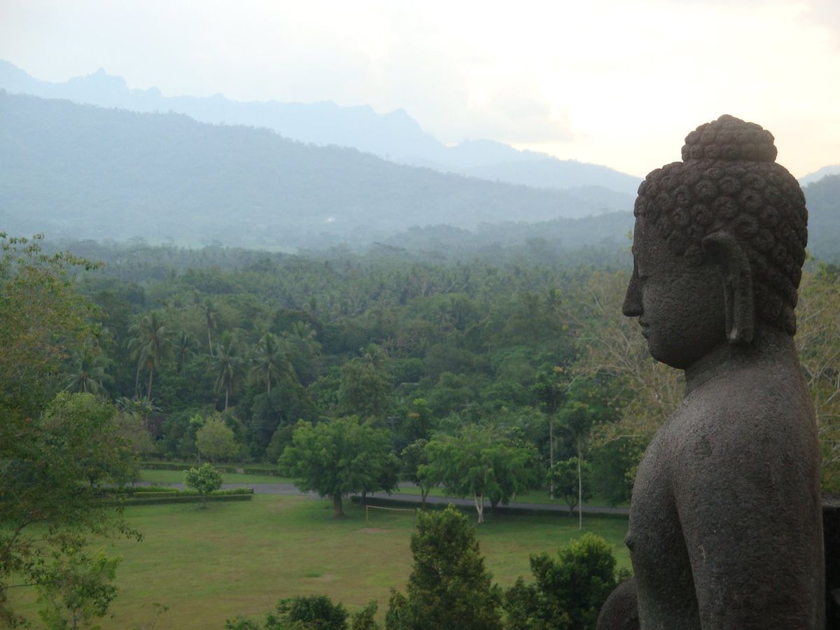 Borobudur temple（ボロブドゥール寺院遺跡）
ジャカルタから...