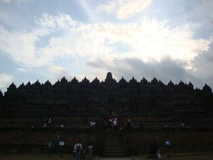 Borobudur temple（ボロブドゥール寺院遺跡）
ジャカルタから...
