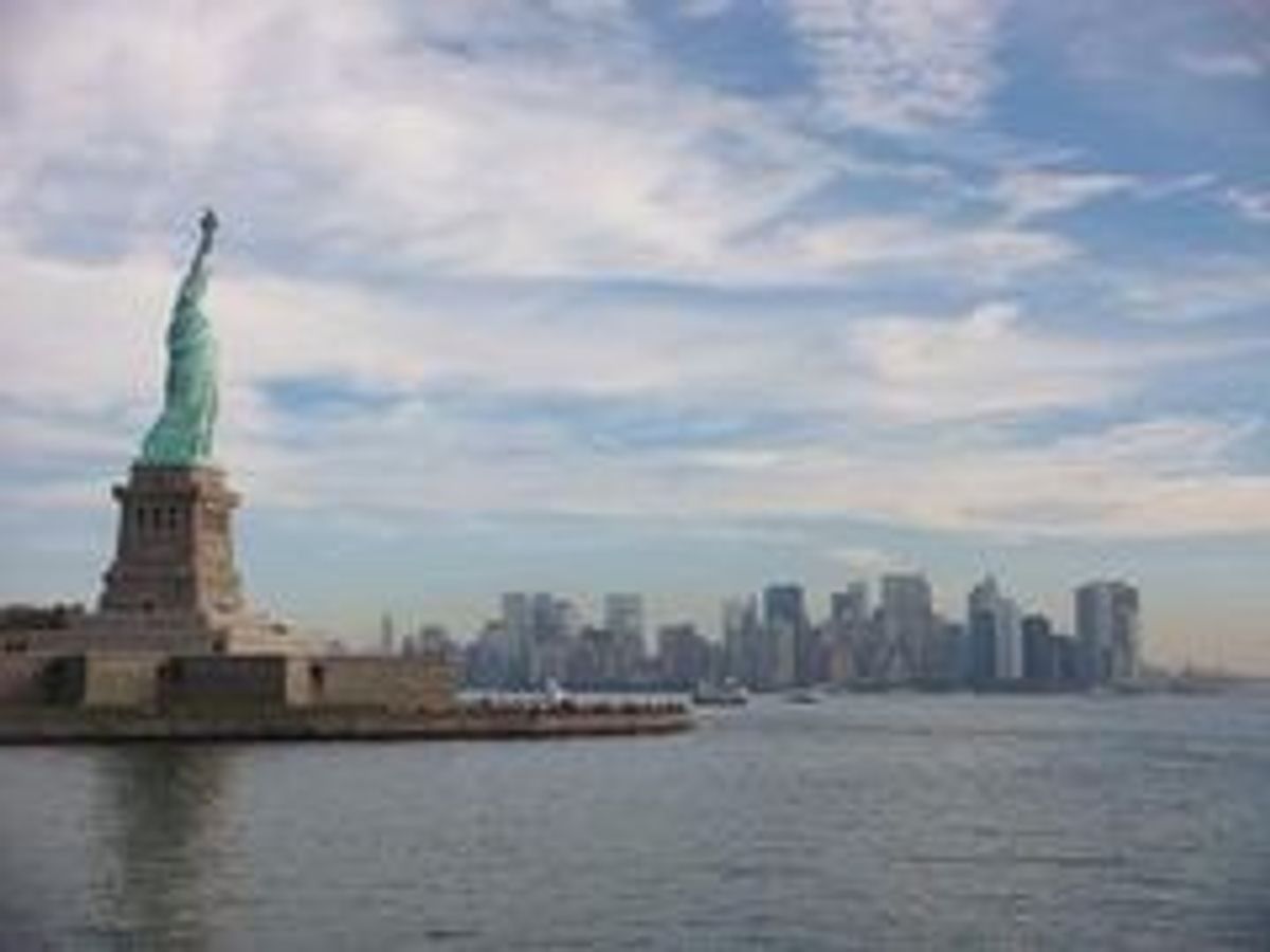 フェリーに乗ってリバティ島へ。
自由の女神に近付く。