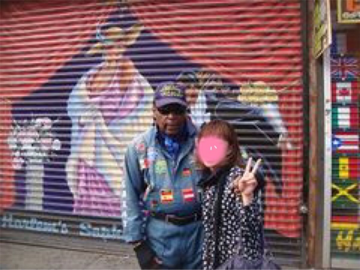 ハーレム125丁目のシャッターに描くフランコさん
御本人に遭遇！