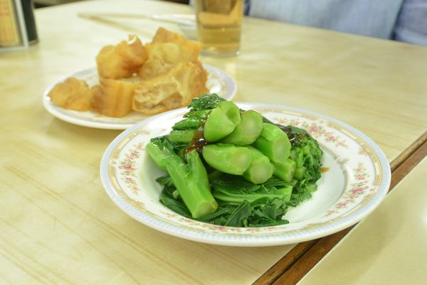 香港・香港「2018年香港」の写真：帰国日の朝は定番のお粥で。朝の九龍公園は...