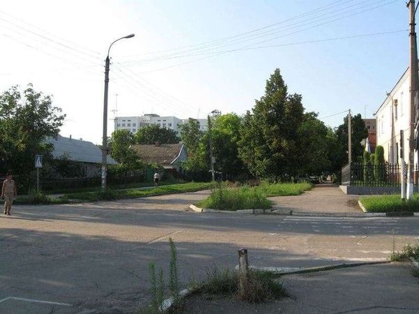モルドバ共和国・ティラスポリ「2010年 沿ドニエストル共和国 地図にない国 ロシアよりもソ連、ソ連の核兵器が眠る国、日帰り入国」の写真:首都の郊外