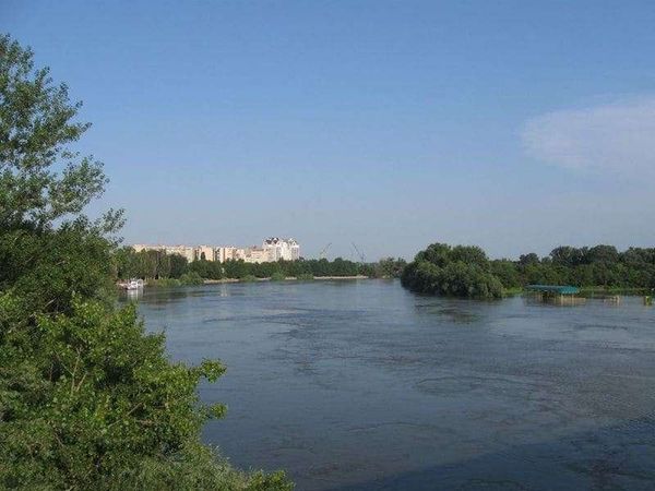 モルドバ共和国・ティラスポリ「2010年 沿ドニエストル共和国 地図にない国 ロシアよりもソ連、ソ連の核兵器が眠る国、日帰り入国」の写真