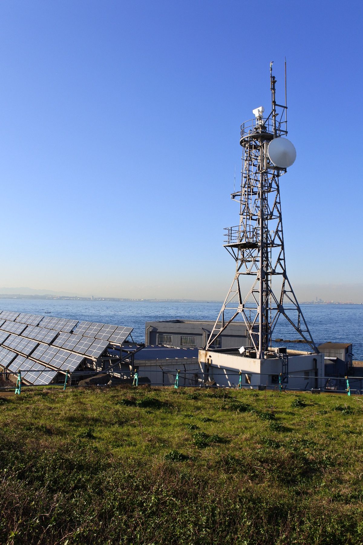 最後に第二海堡へ。日差しが強かったので結構体力もぎ取られましたが、なんとか...