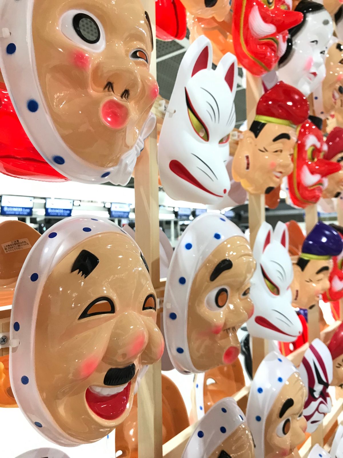 成田空港からゴールドコーストへ✈️出発。ジェットスター利用。機内食は付いて...