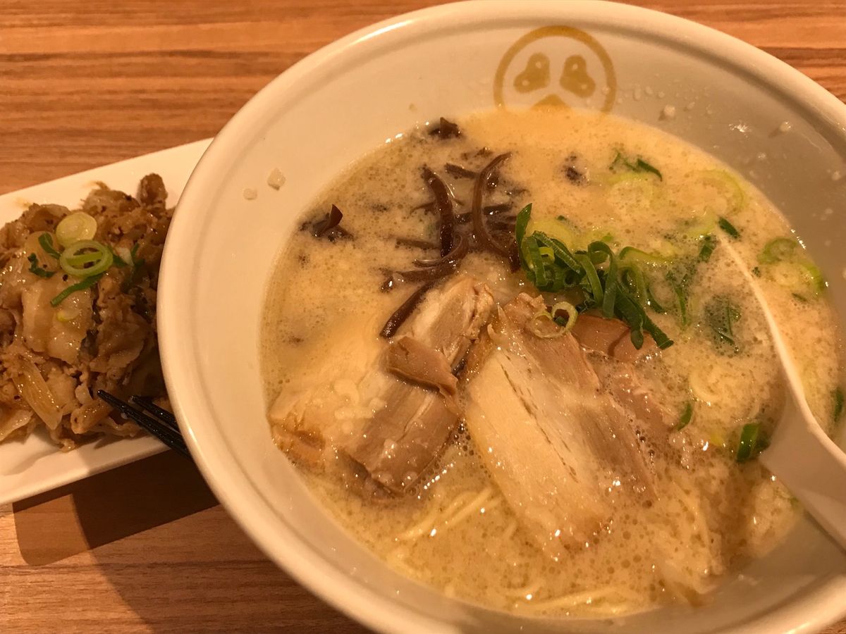 成田空港からゴールドコーストへ✈️出発。ジェットスター利用。機内食は付いて...