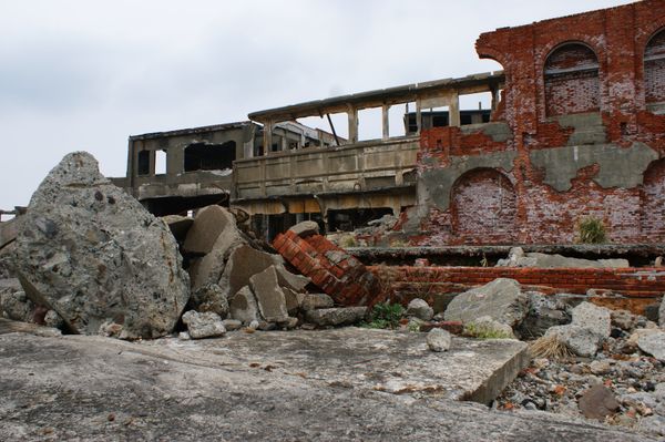 日本・長崎「長崎：軍艦島＞池島」の写真：2016年に行った軍艦島。島内ではかろう...