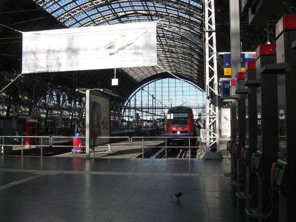 ドイツ・フランクフルト「2010年 乗継時間でフランクフルト散策」の写真：乗継がいい中央駅