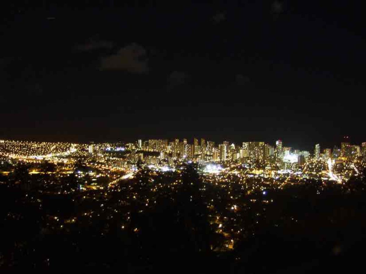 1枚目はダイヤモンドヘッドからのながめ。2枚目ダブルレインボー。