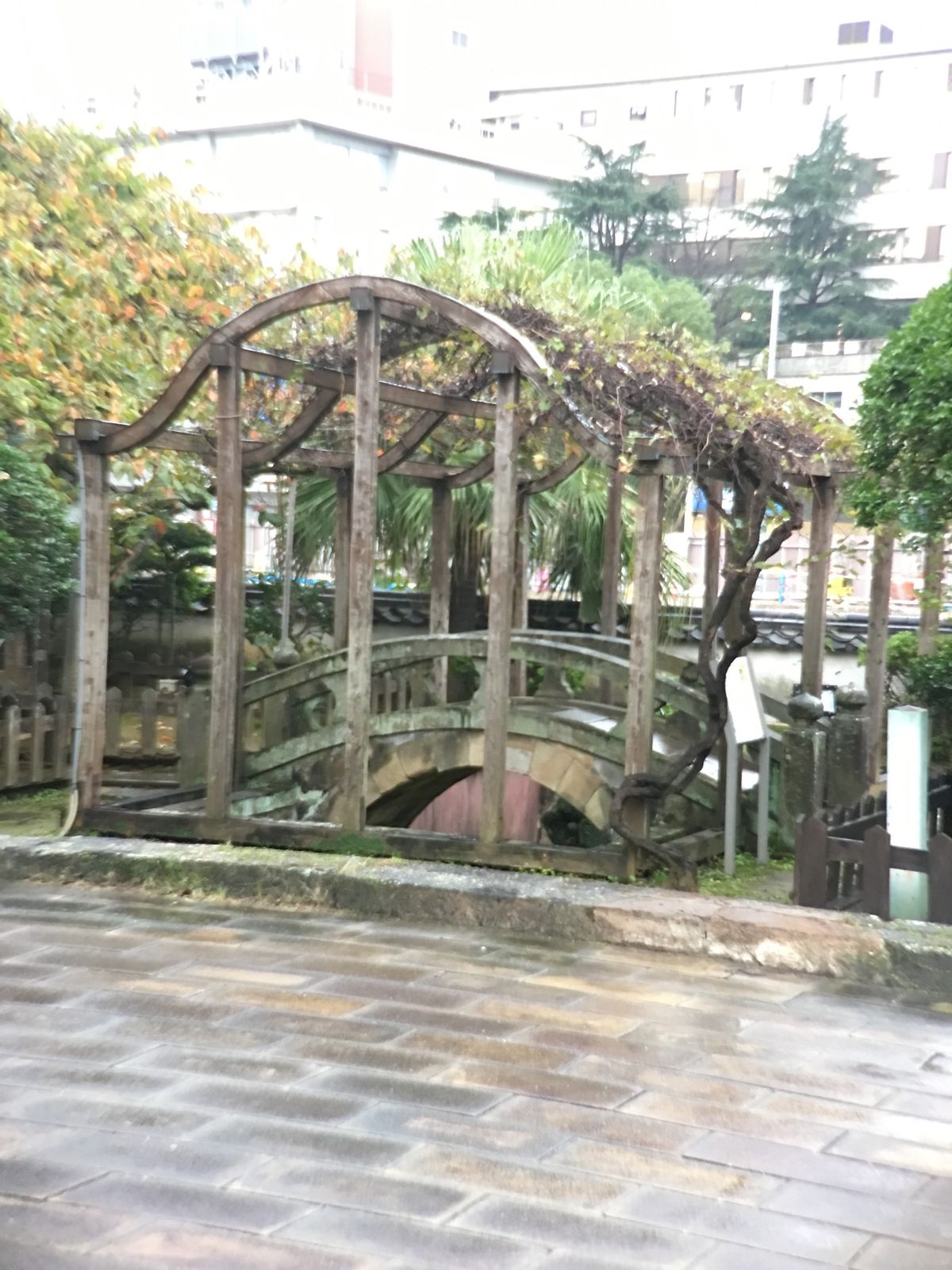 近かったので立ち寄って見学した復元出島。
まだ完成ではなかったっぽい。