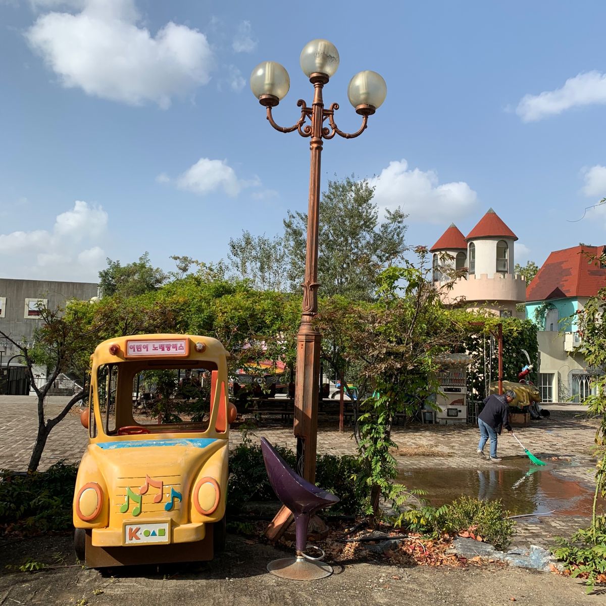 【龍馬ランド】
廃墟の遊園地🎡
PV撮影地にもなっている場所みたいなので、...