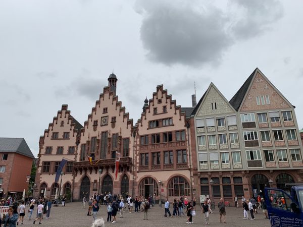 ドイツ・フランクフルト、ハイデルベルク、ローテンブルク、ミュンヘン、ノイシュバンシュタイン城「ドイツ、ロマンティック街道の旅」の写真：フランクフルト、ハイデルベルク。りんご酒祭り🍶