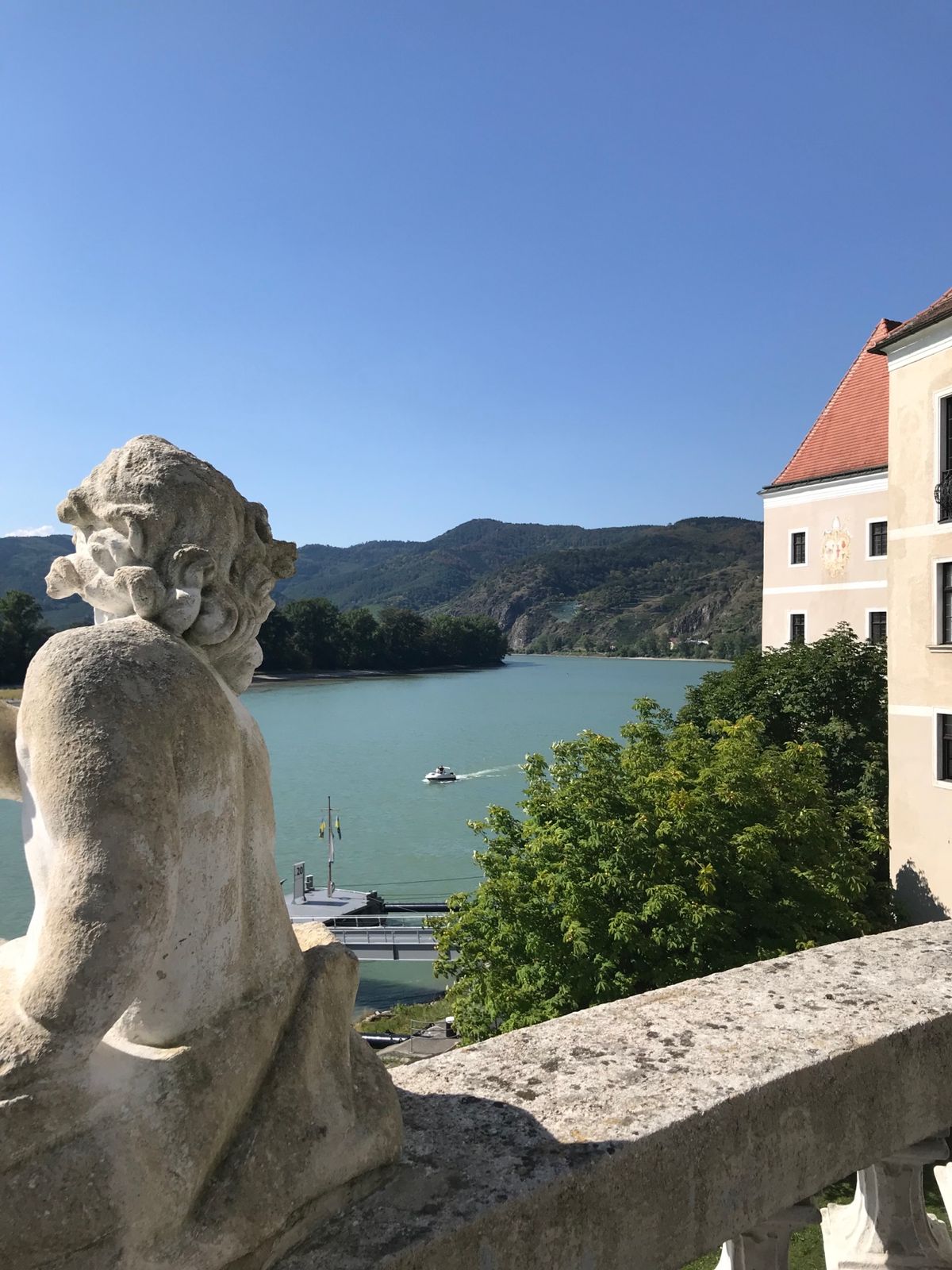 メルクからデュルンシュタインまでドナウ川クルーズ！