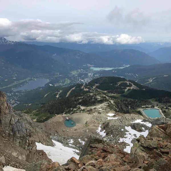 カナダ・バンクーバー、ウィスラー「バンクーバー旅行」の写真：ウィスラーにて。
山と山をつなぐロープウ...