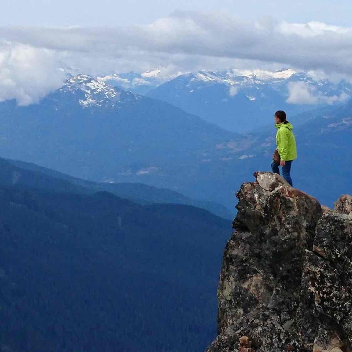 ウィスラーにて。
山と山をつなぐロープウェイにはなんと支柱が一本もなかった...