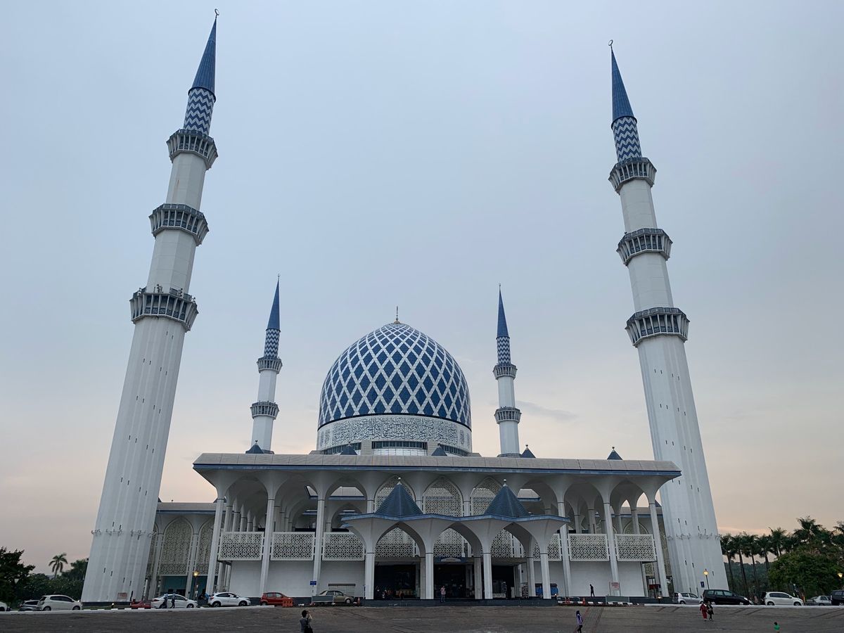 ブルーモスクと
リピート店のラクサやさん
マンゴースイーツショップ