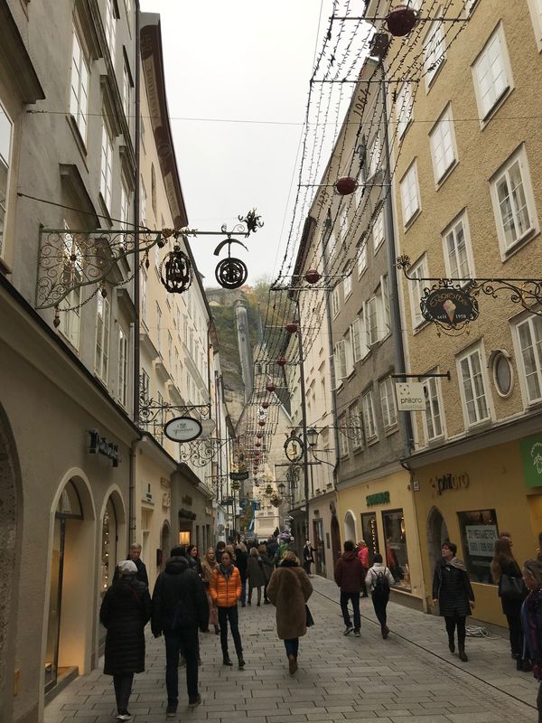 オーストリア・ザルツブルグ、ウィーン「オーストリア」の写真：モーツァルトの故郷ザルツブルグ