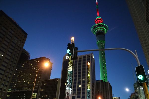 ニュージーランド・オークランド、クイーンズタウン、ハーヘイ「ニュージーランド🇳🇿年越し旅行」の写真：オークランド初日の夜。とりあえず友達とビ...