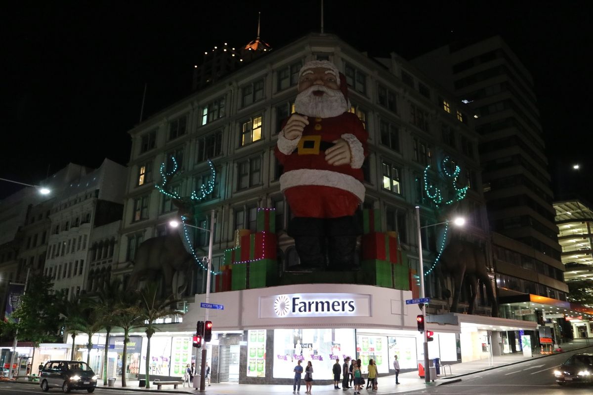 オークランド初日の夜。とりあえず友達とビールで乾杯🍻🍻夜は結構冷えます🥶