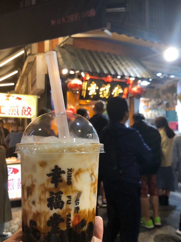 台湾・十分「はじめての台湾（シニア、小学生連れ）」の写真：初台湾のど定番夜市といえば士林夜市
人は...