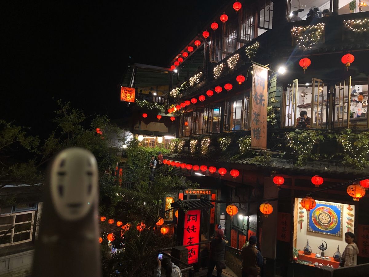 夜の九份
日本人率多し。みんなここは来るよね～
ド定番の阿妹茶樓(アーメイ...