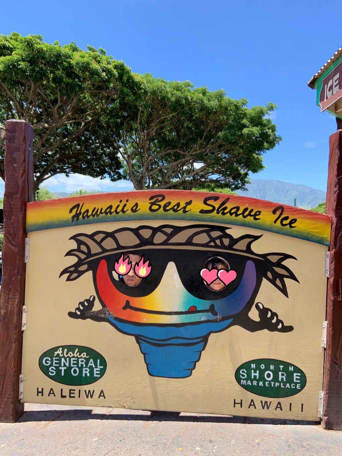 この日のお出かけ先はオアフ島北部へ。
とりあえずドールホイップを食べてから...