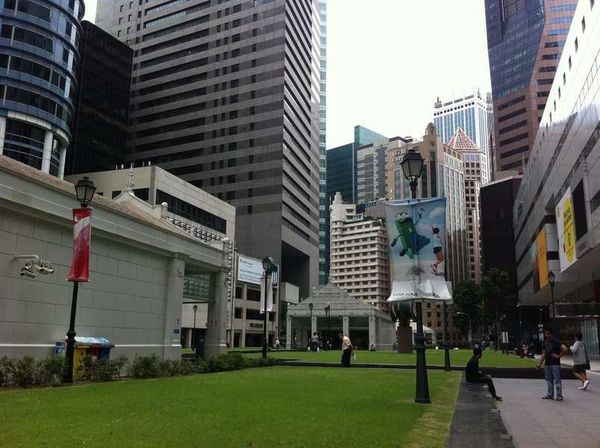 シンガポール・シンガポール「2011年 シンガポール　滞在中のありふれた写真」の写真：ラッフルズ・プレイス駅