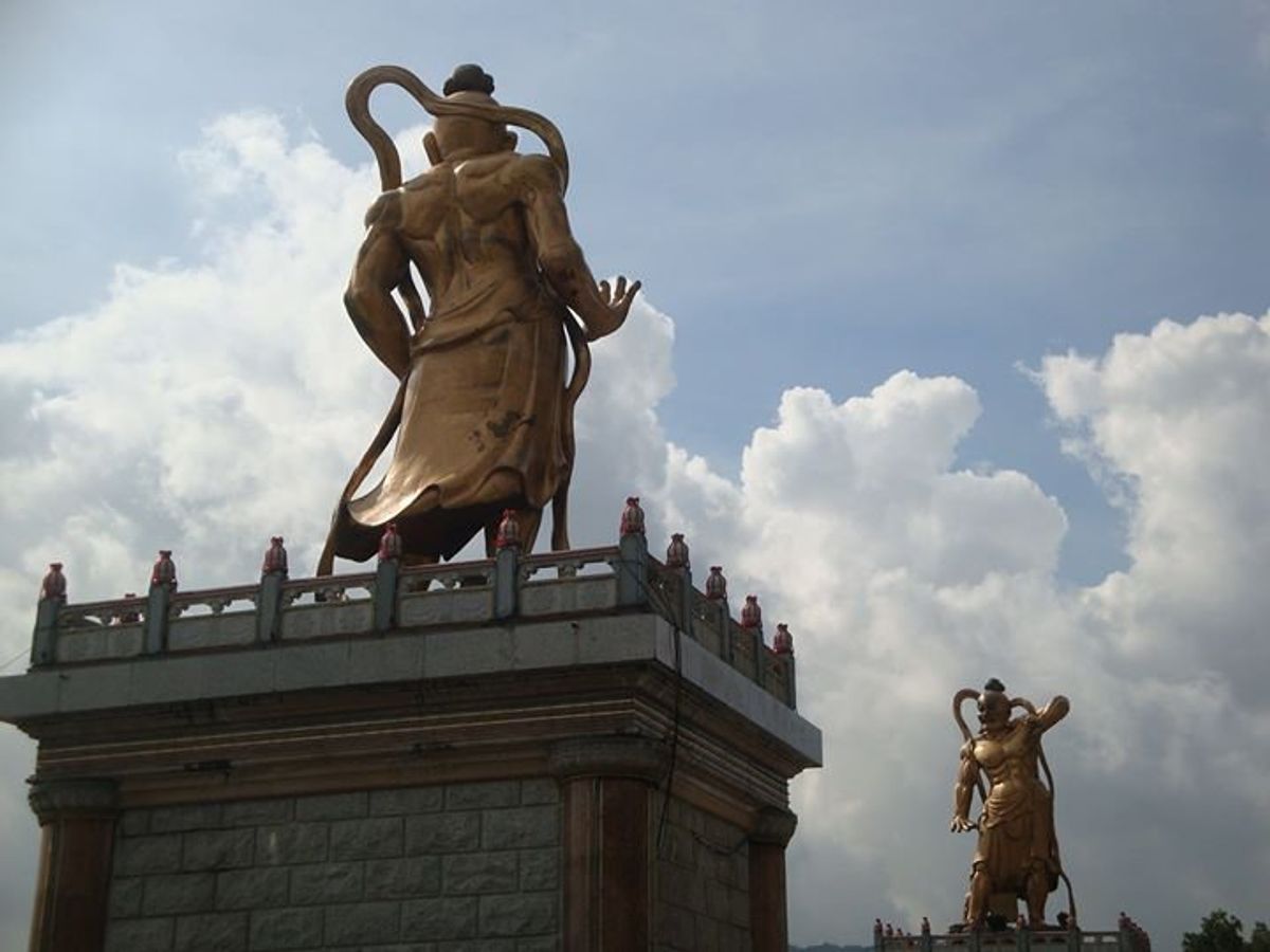 ペナン（Pinang）島の寺院巡り

1,2枚目：ビルマ仏教寺院：ダーミカ...