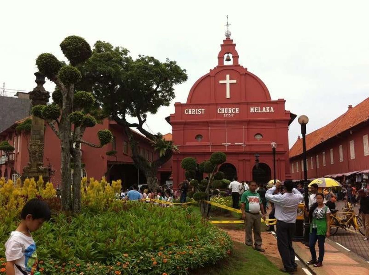 オランダ広場とキリスト教会

