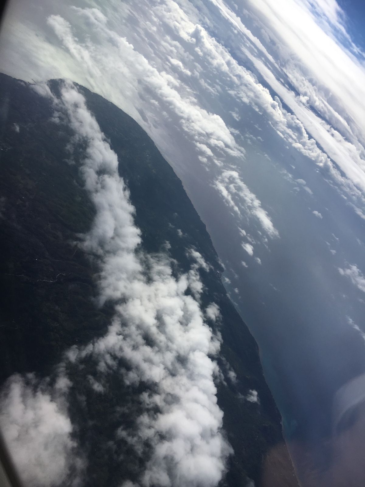 セブ島へ1ヶ月留学
この時は勉強中心だったけど、休みは買い物行ったり、映画...