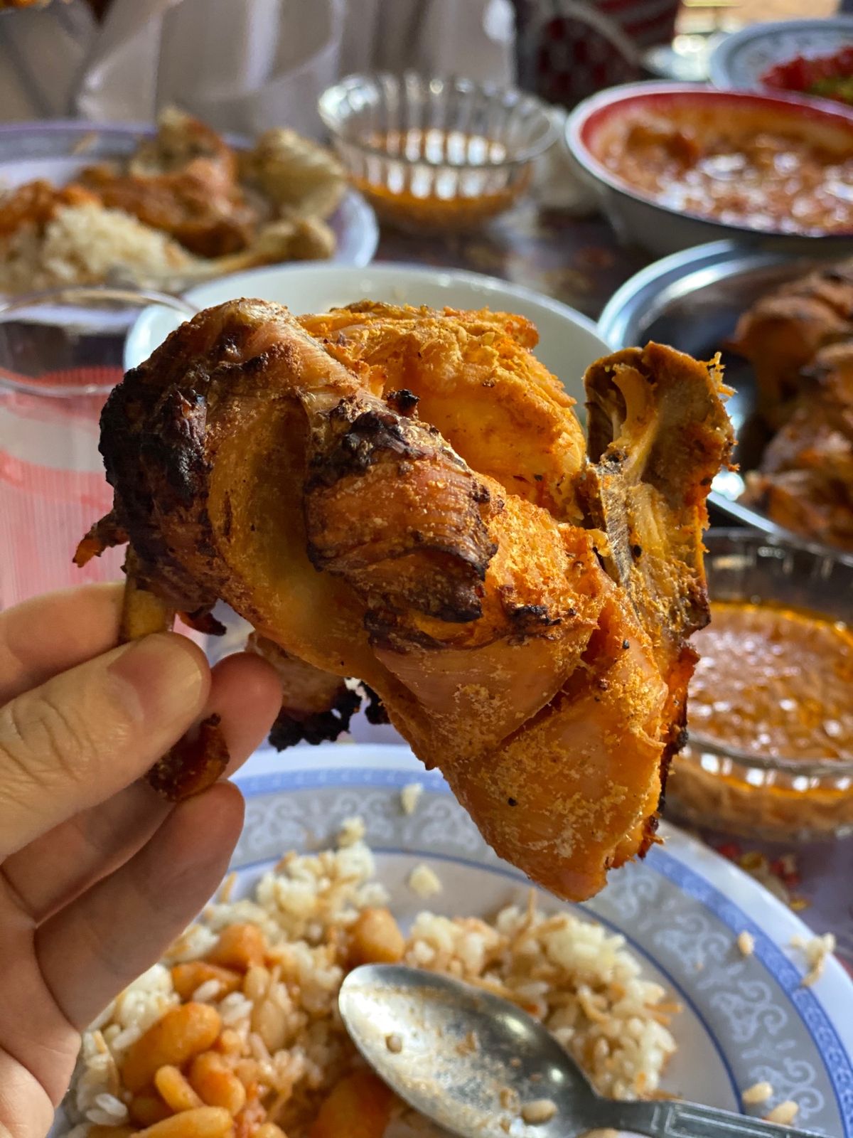 砂漠の中にあるドライバーさんの家でエジプト家庭料理。エジプト料理は期待しな...