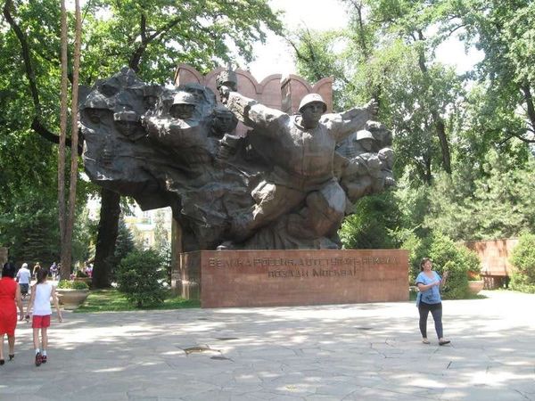 カザフスタン・アルマトイ「2013年 カザフスタン 1998年までの首都アルマトイ散策とタジキスタンビザ取得」の写真