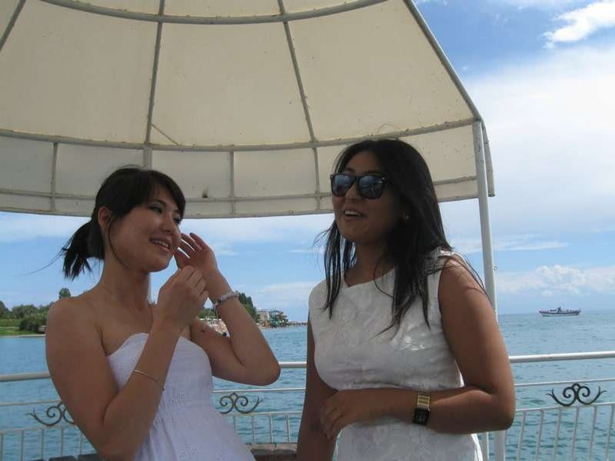 北京ー烏魯木斉便が突然欠航になり空港近くの宿にキルギス人と宿泊。
その時に...