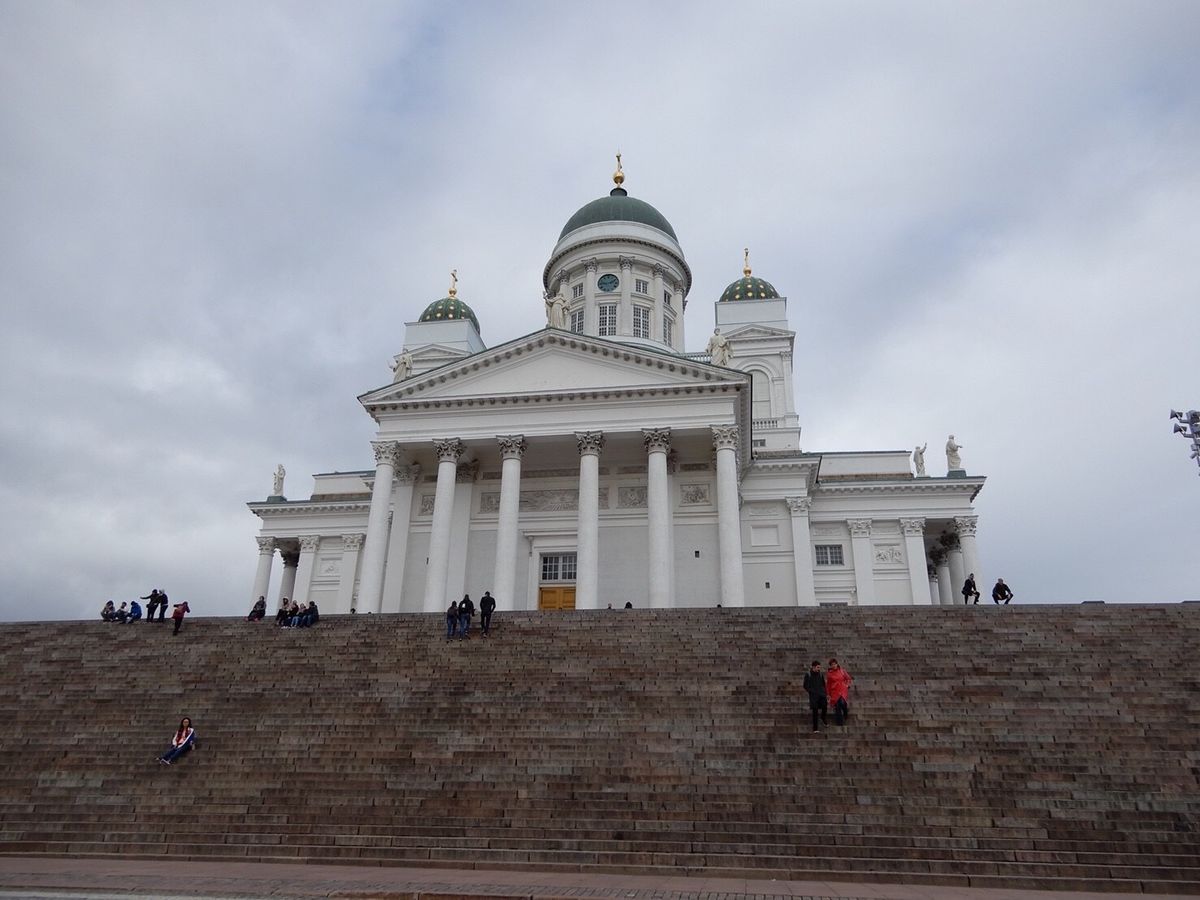 タリンの街並みとヘルシンキ市内
