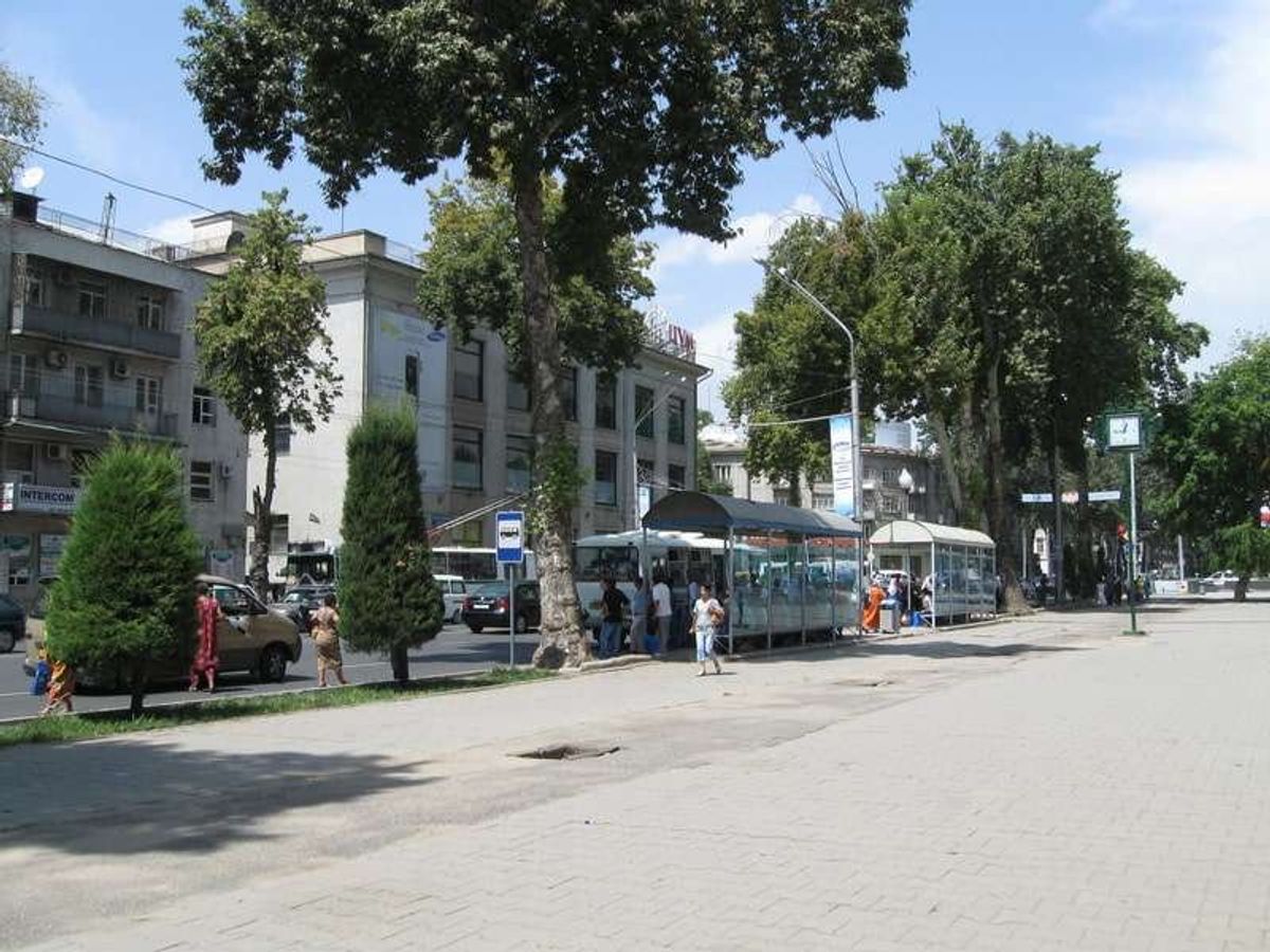 首都でありながらwifiスポットはこのカフェしかなく、料金も地元物価より数...