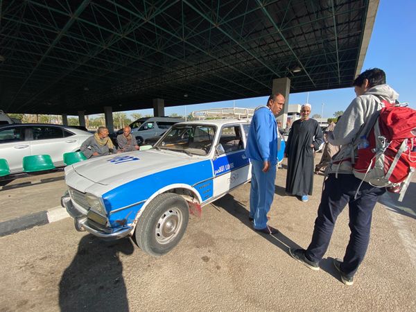 エジプト・カイロ「エジプト 砂漠キャンプの旅」の写真:わずか1時間ほどでルクソールに到着。
...