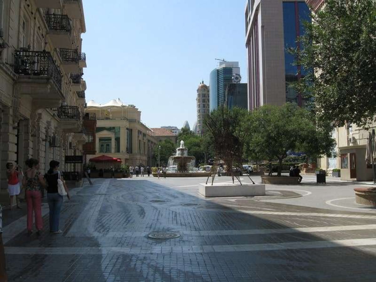 歩行者天国。安全で見事に綺麗です。