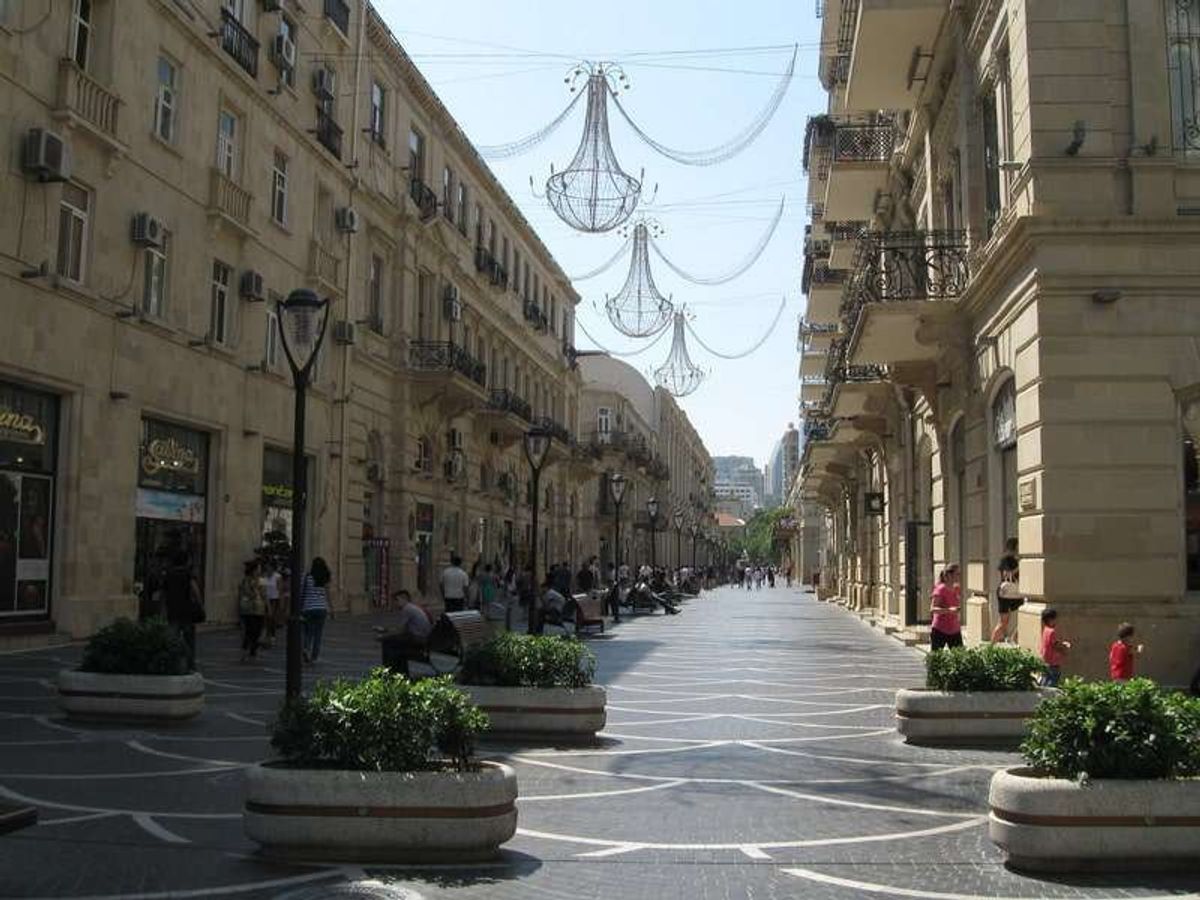 歩行者天国。安全で見事に綺麗です。